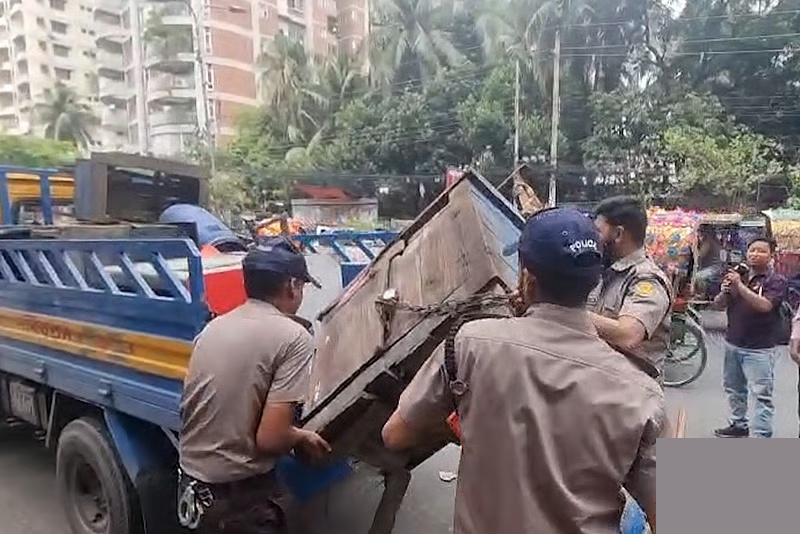 মগবাজার থেকে বাংলামোটর পর্যন্ত সড়কের দুই পাশে উচ্ছেদ অভিযান সম্পন্ন